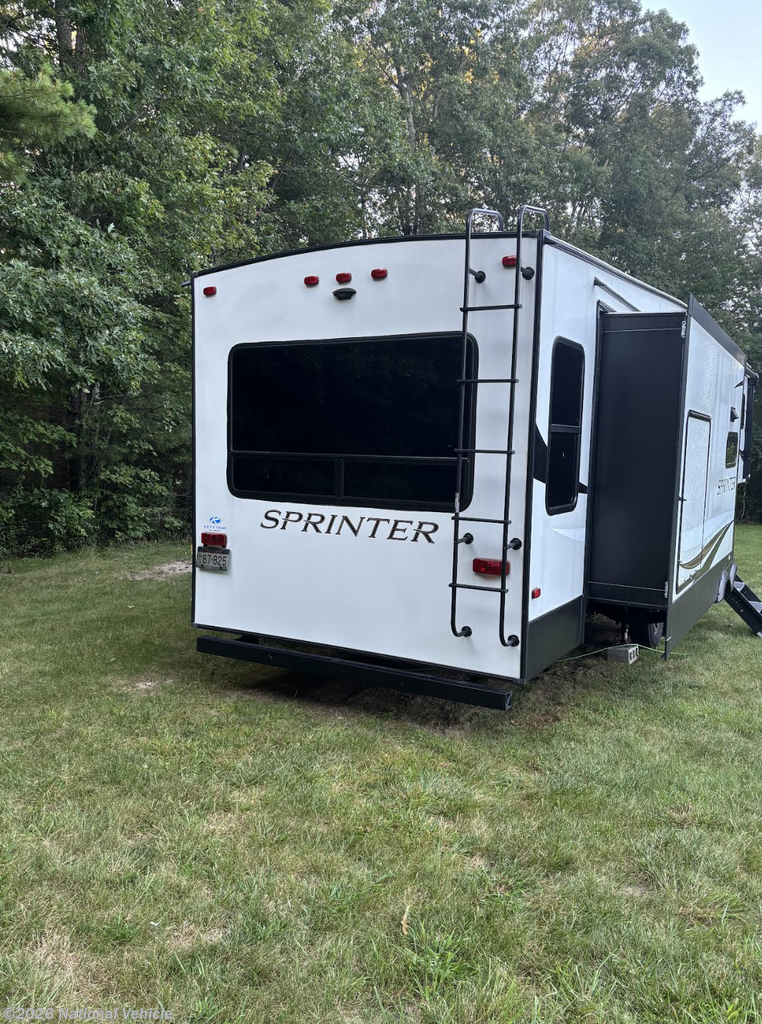 2021 Keystone Sprinter Limited 3570LFT - Used Fifth Wheel For Sale by National Vehicle in Beckley, West Virginia
