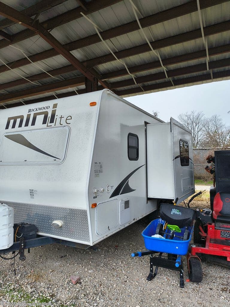 2013 Forest River Rockwood Mini Lite 2109S - Used Travel Trailer For Sale by National Vehicle in Sugar Land, Texas