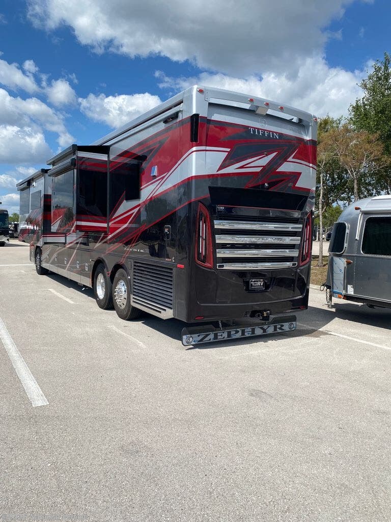 2025 Tiffin Zephyr 45PZ - Used Class A For Sale by National Vehicle in Naples, Florida