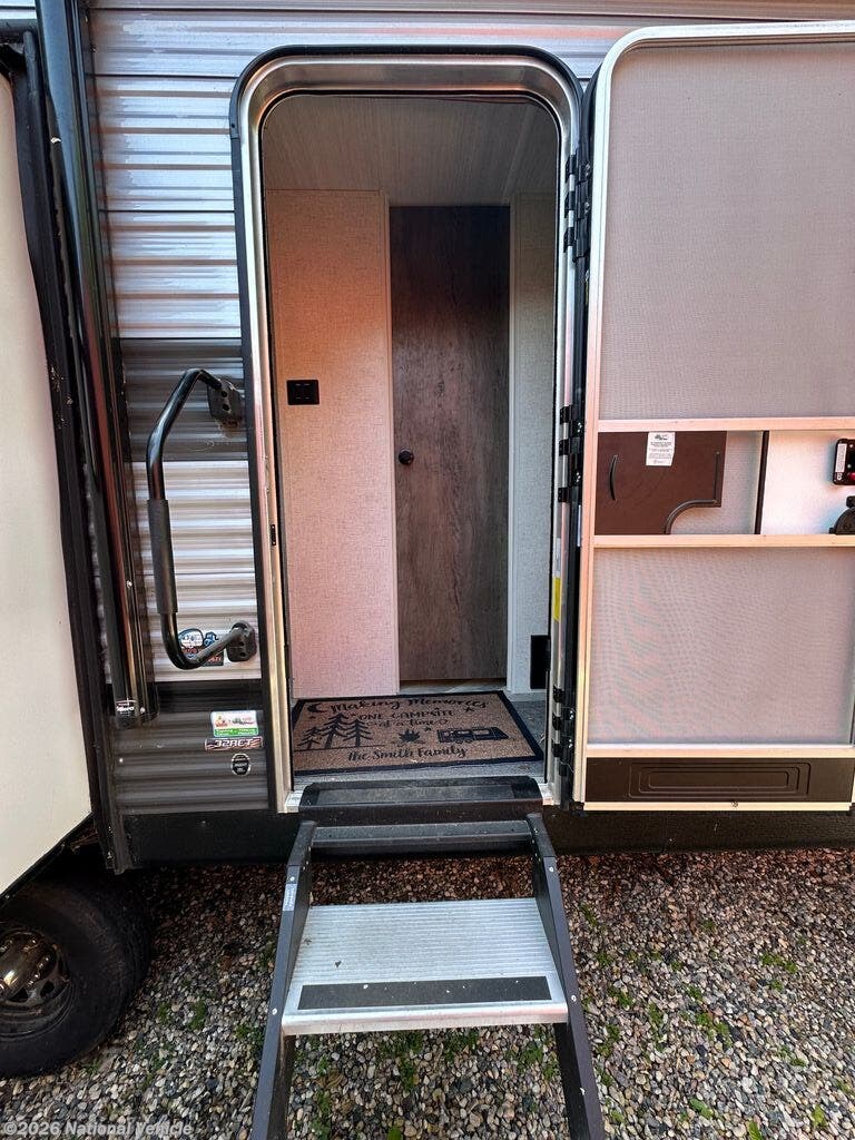 2021 Forest River Salem 32RET - Used Travel Trailer For Sale by National Vehicle in Lake Park, Minnesota