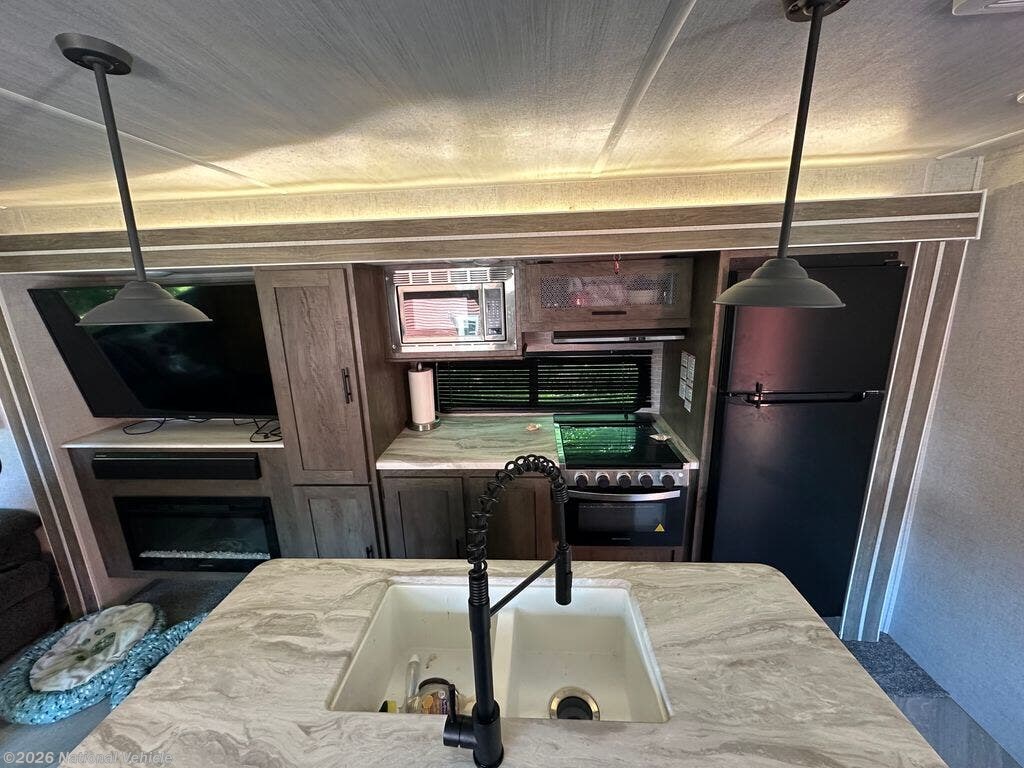 Used 2021 Forest River Salem 32RET available in Lake Park, Minnesota