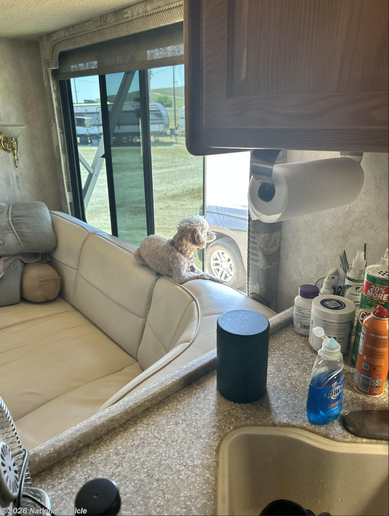 Used 2004 Itasca Meridian 39K available in Tucson, Arizona