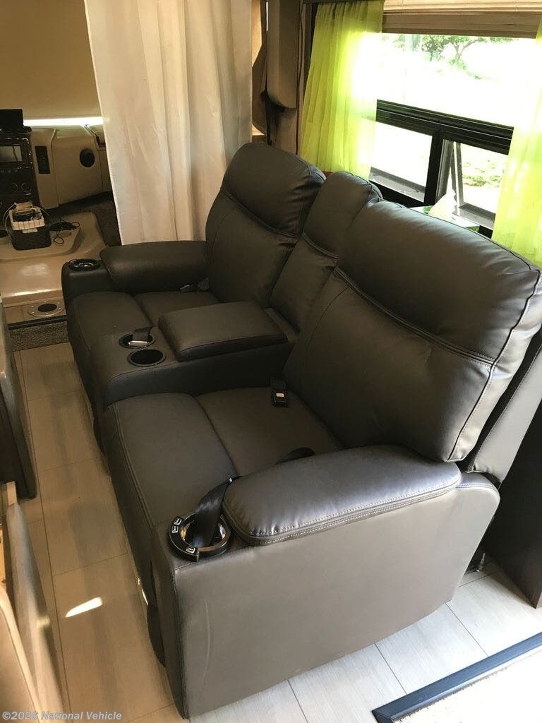 Used 2018 Thor Motor Coach Freedom Traveler 30A available in Palatine, Illinois