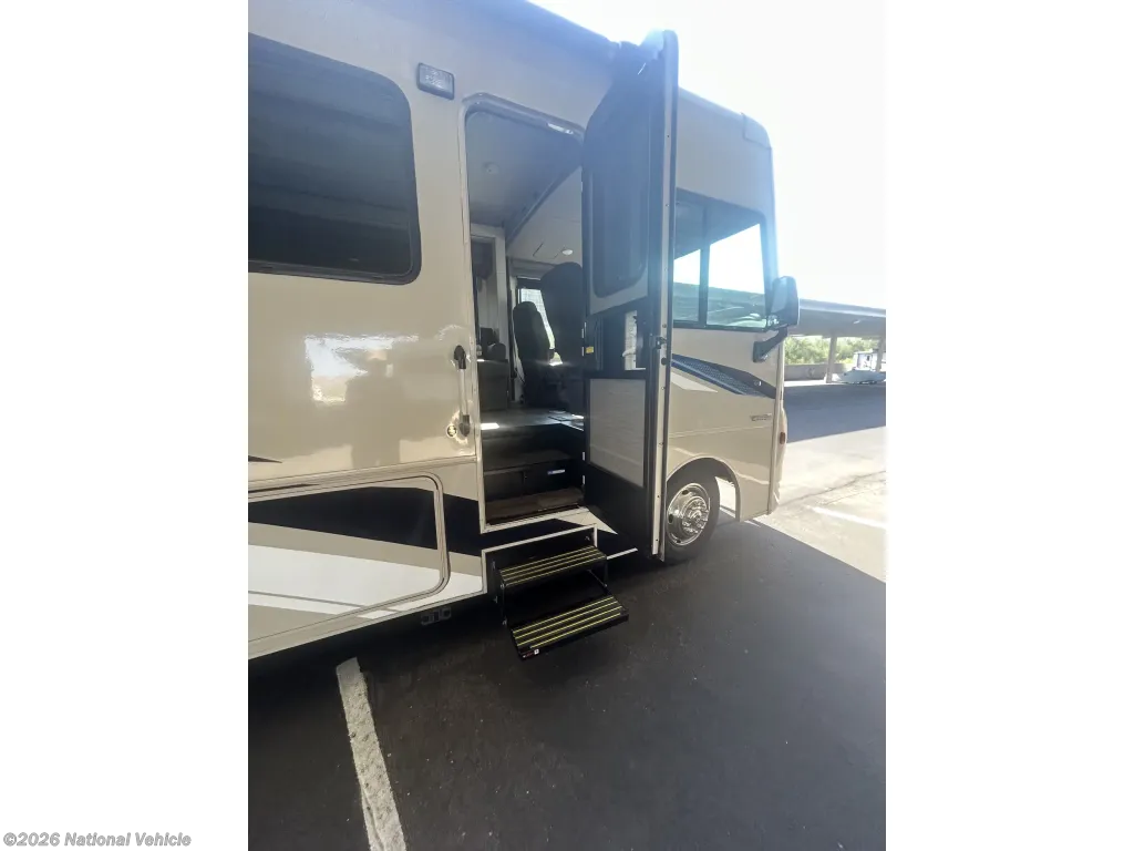 2022 Vista 29V by Winnebago from National Vehicle in Oracle, Arizona