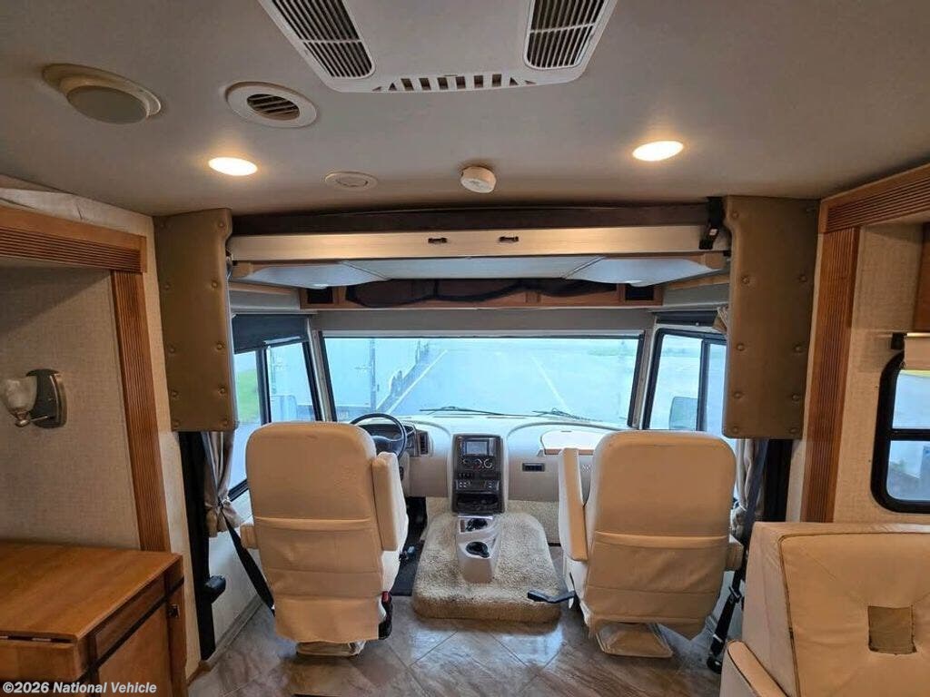 Used 2016 Itasca Sunova 35G available in Mechanicsburg, Pennsylvania