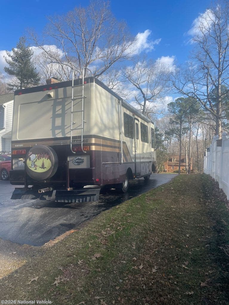 1996 Safari Trek 2430 - Used Class A For Sale by National Vehicle in North Chesterfield, Virginia