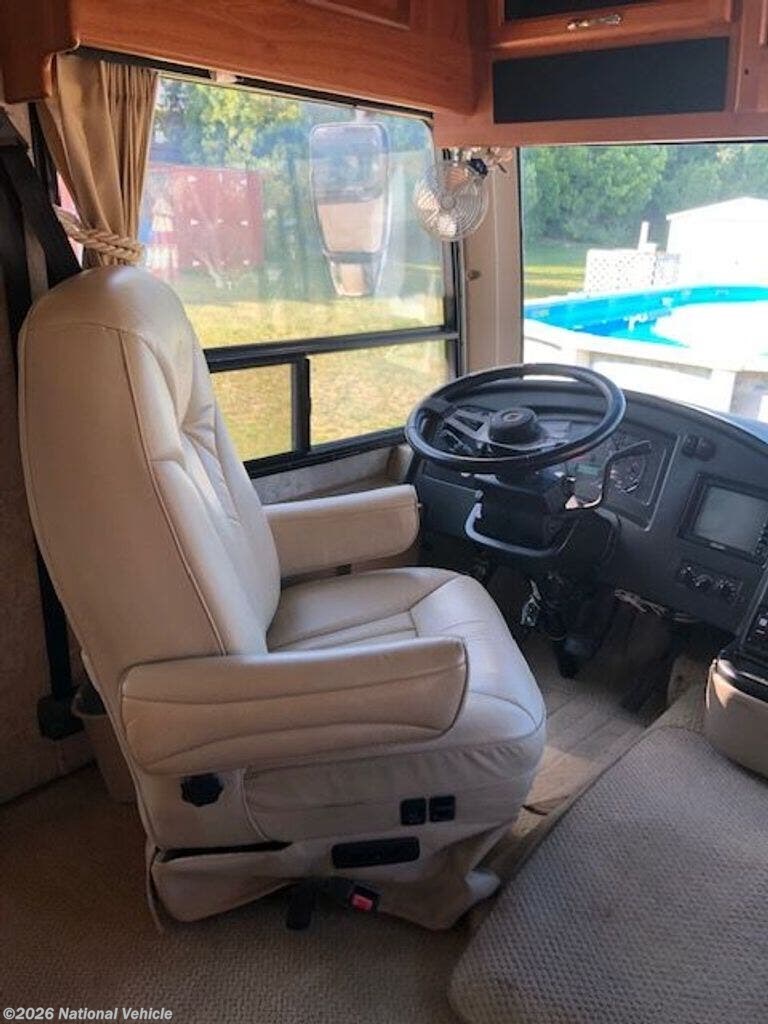 Used 2006 National RV Dolphin 5355 available in Oakley, California