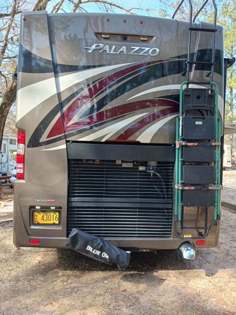 2019 Thor Motor Coach Palazzo 33.2 - Used Class A For Sale by National Vehicle in Coos Bay, Oregon