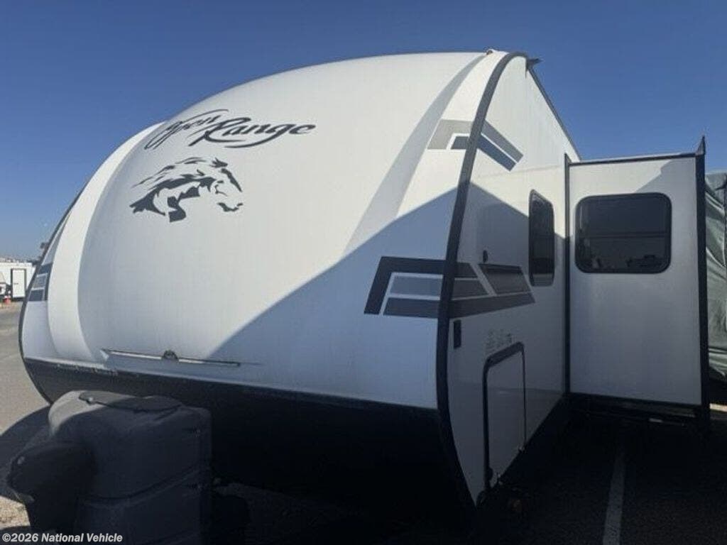 2022 Highland Ridge Range Lite 261BH - Used Travel Trailer For Sale by National Vehicle in Chula Vista, California