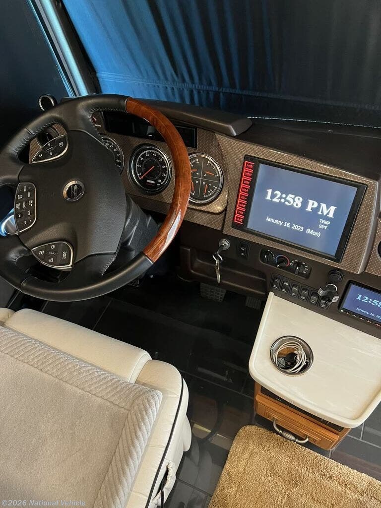 Used 2016 Itasca Ellipse Ultra 42HL available in Mission, Texas