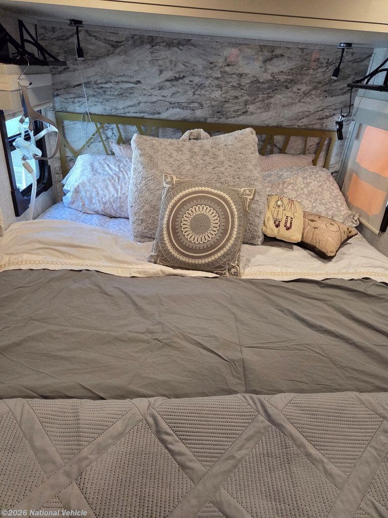 Used 2021 Palomino Columbus 1492 366RLW available in Indian harbor, Florida