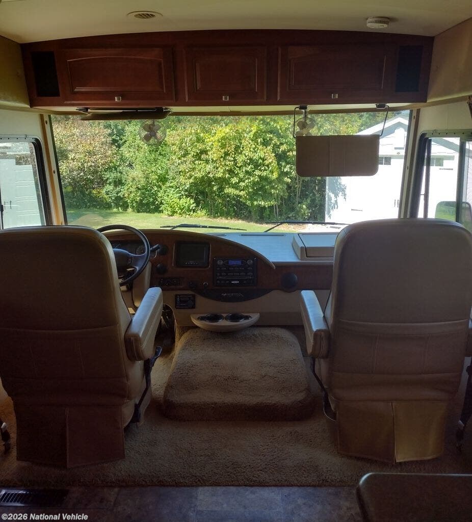 Used 2013 Winnebago Vista 27N available in Mishicot, Wisconsin