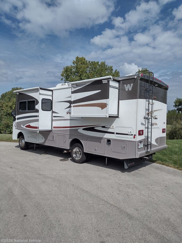 2013 Vista 27N by Winnebago from National Vehicle in Mishicot, Wisconsin