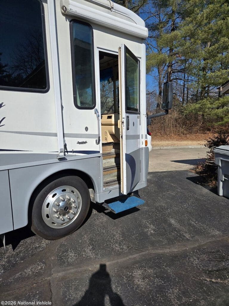 2001 Journey 36L by Winnebago from National Vehicle in O'Fallon, Missouri