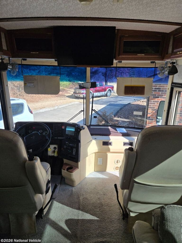 Used 2001 Winnebago Journey 36L available in O'Fallon, Missouri