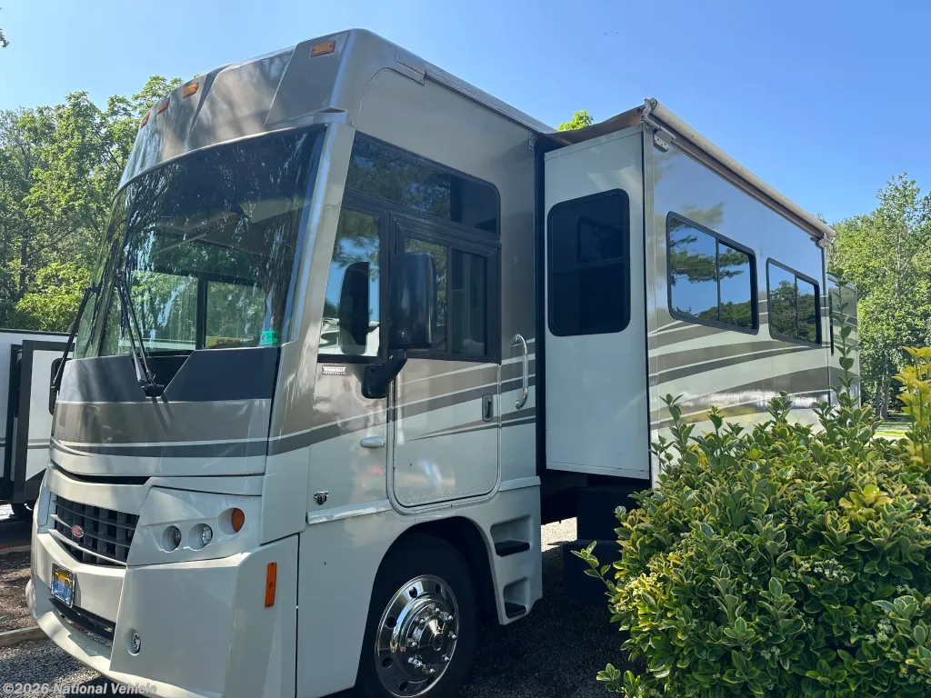 2008 Winnebago Voyage 35A - Used Class A For Sale by National Vehicle in Roanoke, Virginia