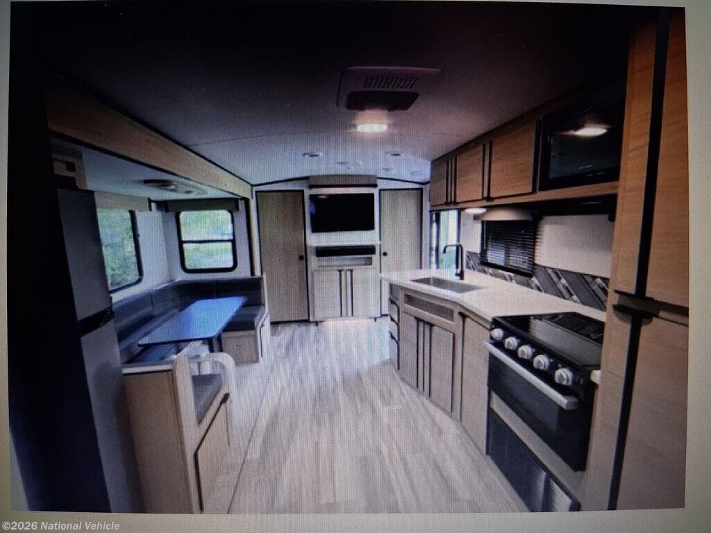 2022 Radiance 25BH by Cruiser RV from National Vehicle in Lakeland, Florida