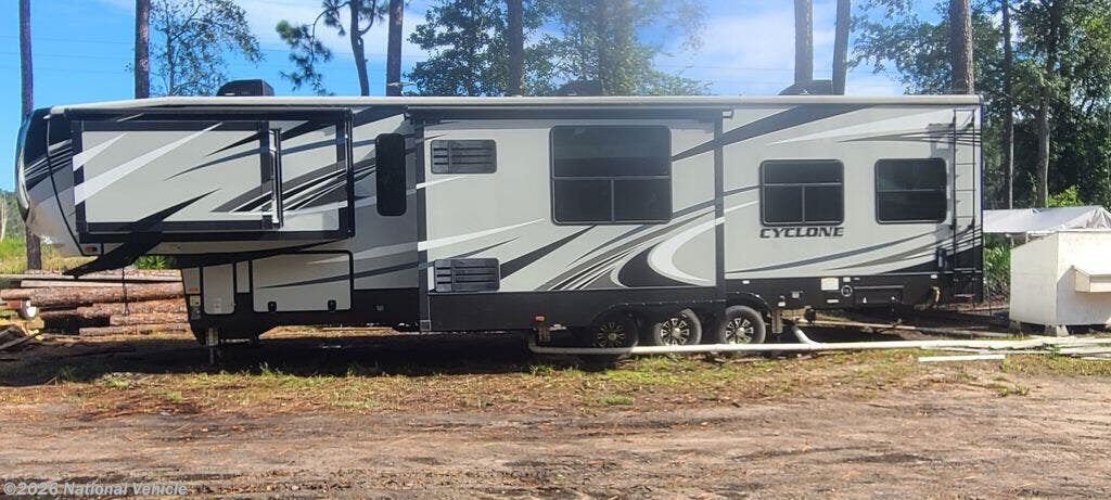 2020 Heartland Cyclone 4007 - Used Toy Hauler For Sale by National Vehicle in Woodbine, Georgia