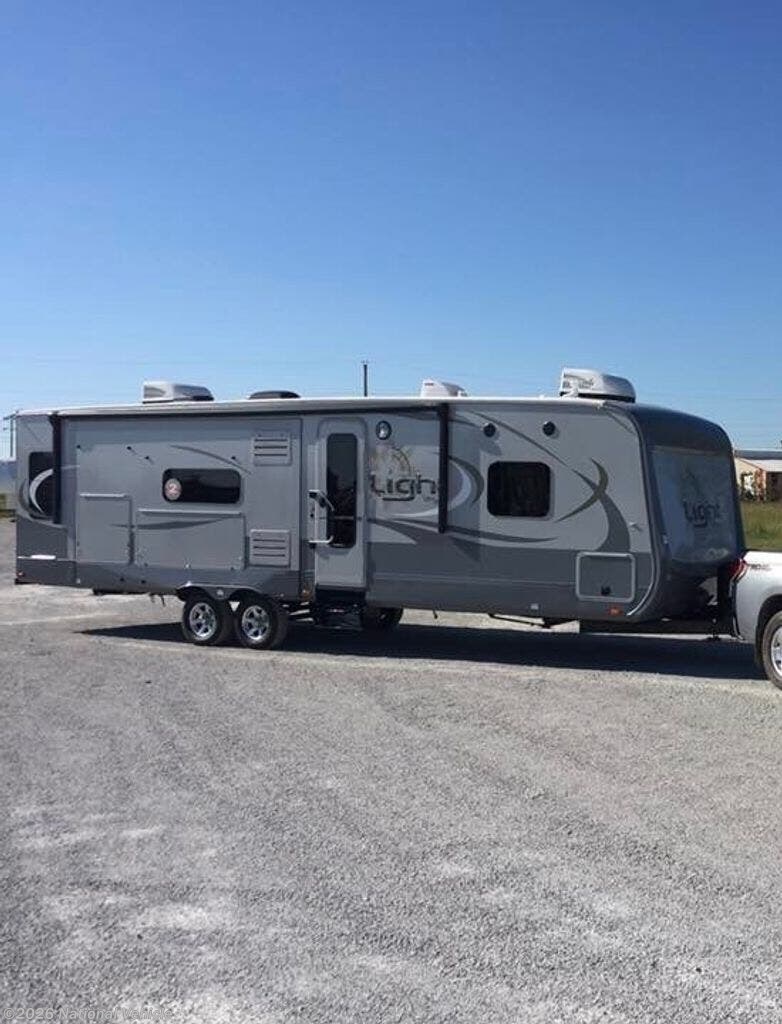 Used 2017 Highland Ridge Light 272RLS available in Stockton Lake, Missouri