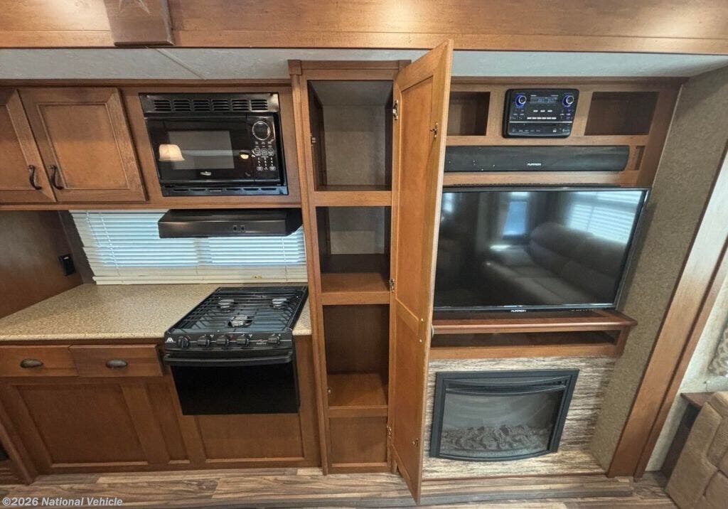 2017 Highland Ridge Light 272RLS - Used Travel Trailer For Sale by National Vehicle in Stockton Lake, Missouri