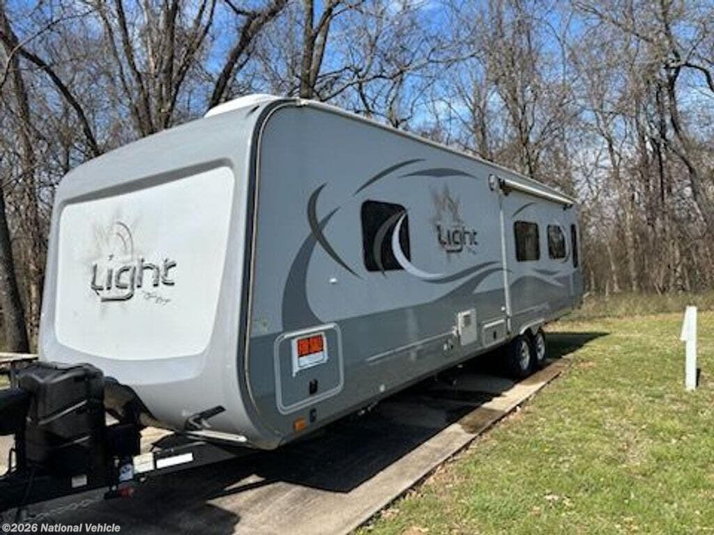 2017 Highland Ridge Light 272RLS - Used Travel Trailer For Sale by National Vehicle in Stockton Lake, Missouri