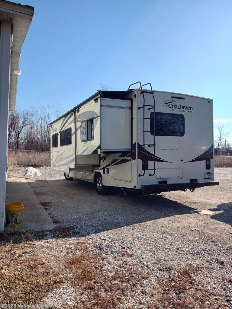 2018 Freelander 28BH by Coachmen from National Vehicle in Frankfort, Illinois