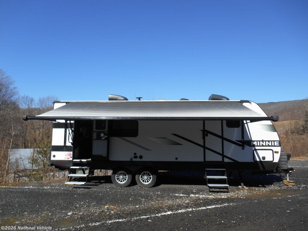 2024 Winnebago Minnie 2529RG - Used Travel Trailer For Sale by National Vehicle in Jefferson, North Carolina