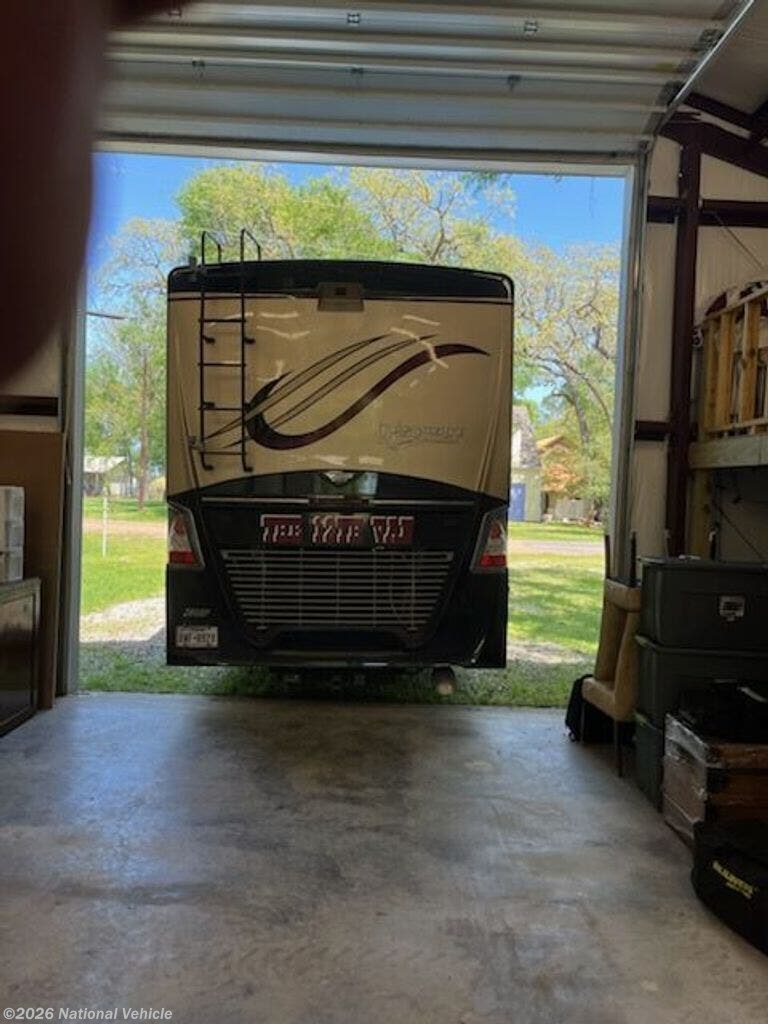 2015 Fleetwood Discovery 40G - Used Class A For Sale by National Vehicle in Thornton, Texas