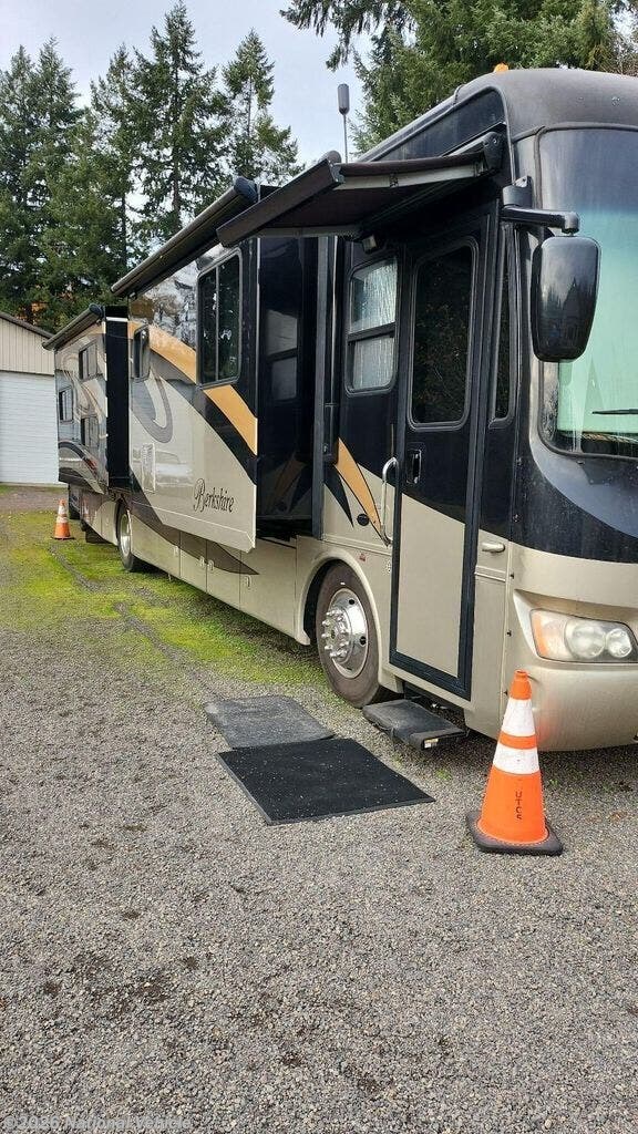2011 Forest River Berkshire 390BH - Used Class A For Sale by National Vehicle in Kalama, Washington