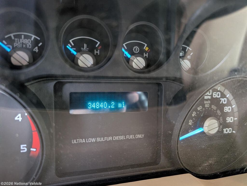 Used 2016 Thor Motor Coach Chateau 33SW available in Lakeway, Texas