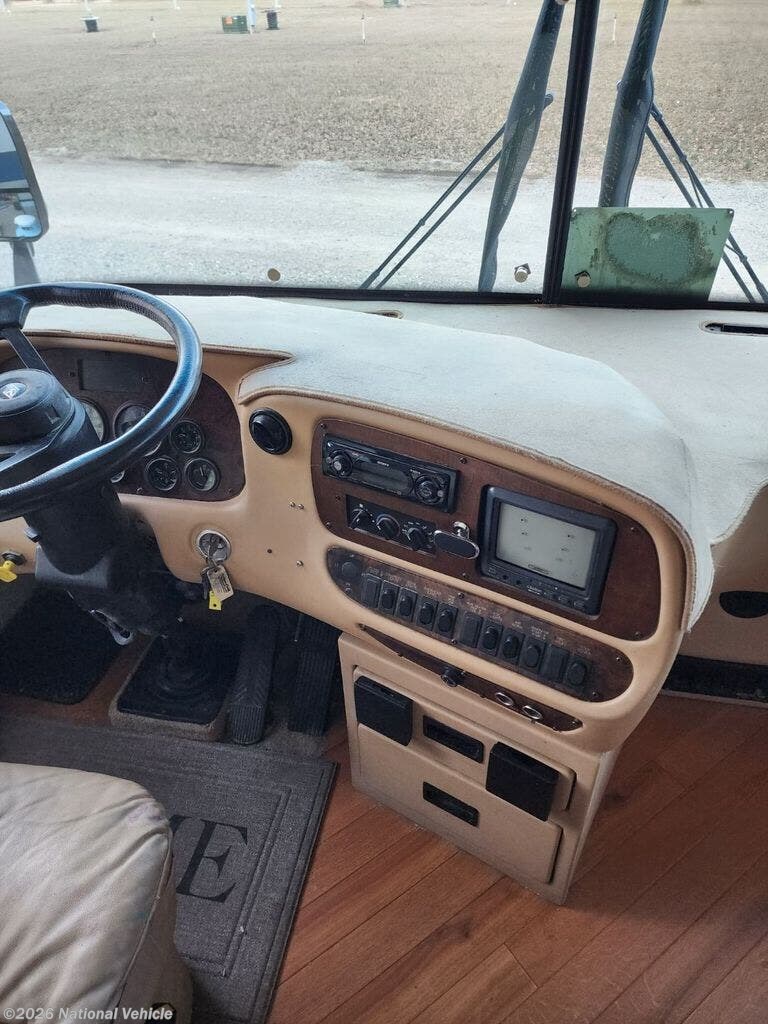 Used 2001 Newmar Dutch Star 3891 available in Clinton, Missouri