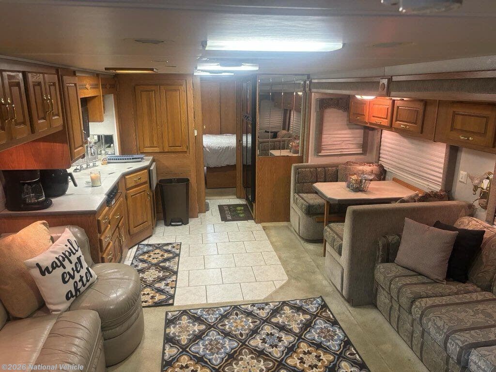 2002 Holiday Rambler Endeavor 40DST - Used Class A For Sale by National Vehicle in Leesville, Louisiana