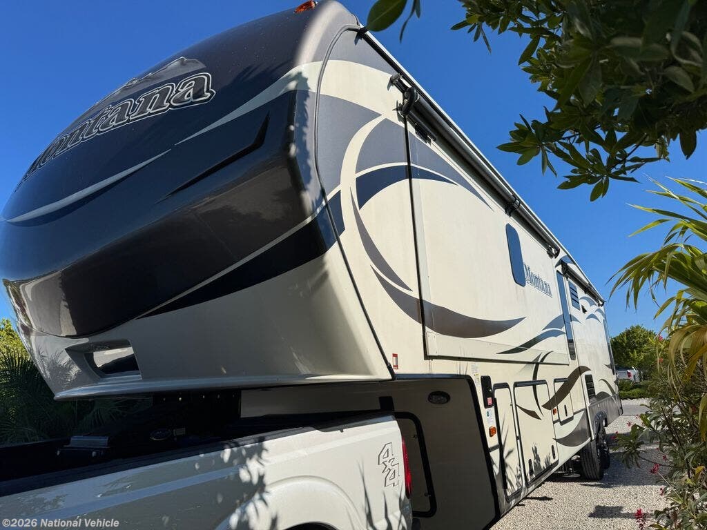2015 Keystone Montana 3720RL - Used Fifth Wheel For Sale by National Vehicle in Southhampton, Pennsylvania