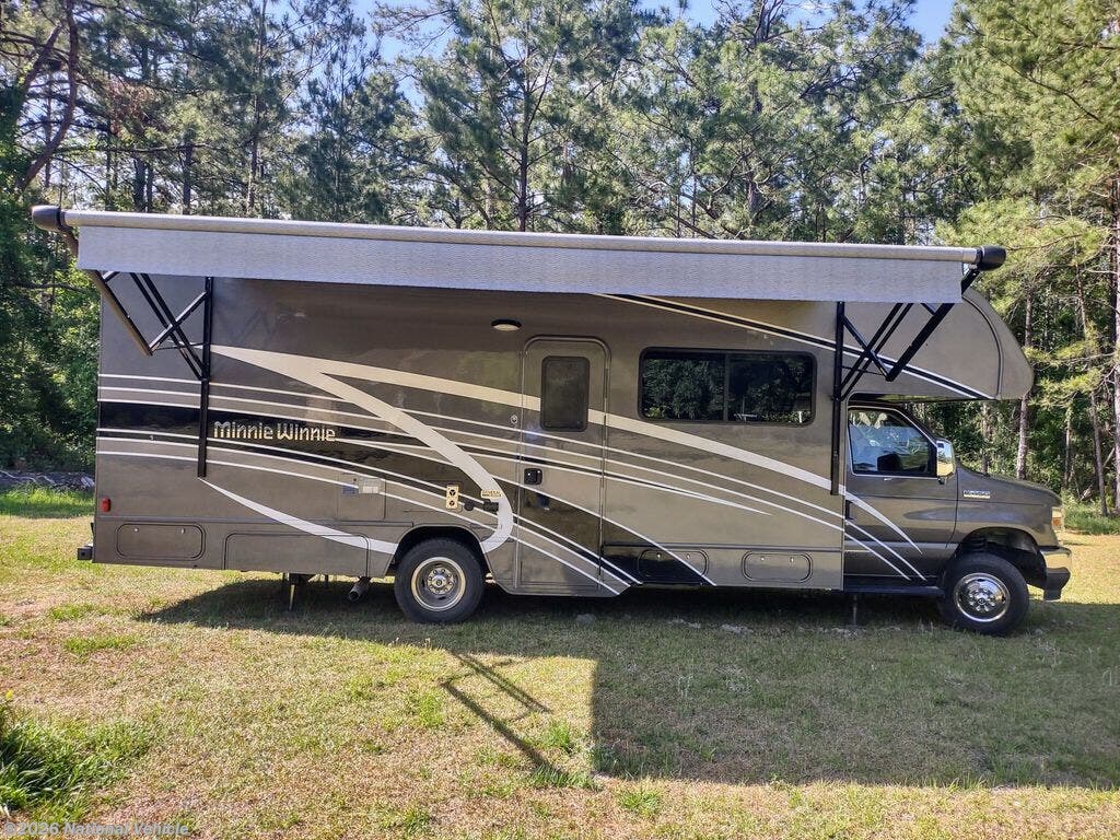2022 Minnie Winnie 26T by Winnebago from National Vehicle in Bryceville, Florida