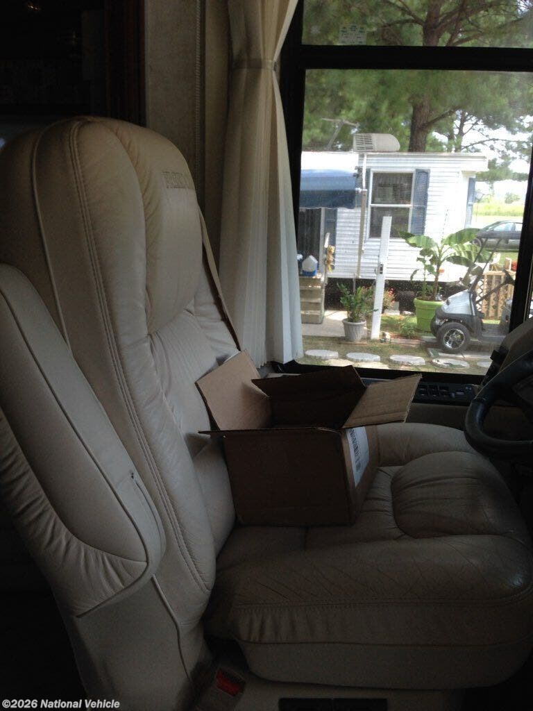 2004 Winnebago Ultimate Freedom 40KD - Used Class A For Sale by National Vehicle in Austin, Minnesota