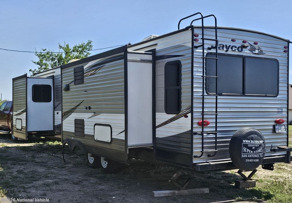 Used 2019 Jayco Jay Flight 34RSBS available in Natalia, Texas