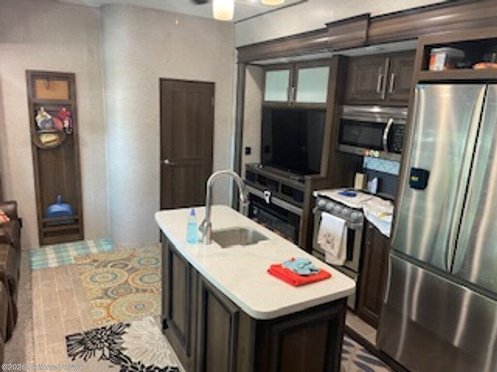 Used 2019 Keystone Avalanche 396BH available in Williamsburg, Iowa