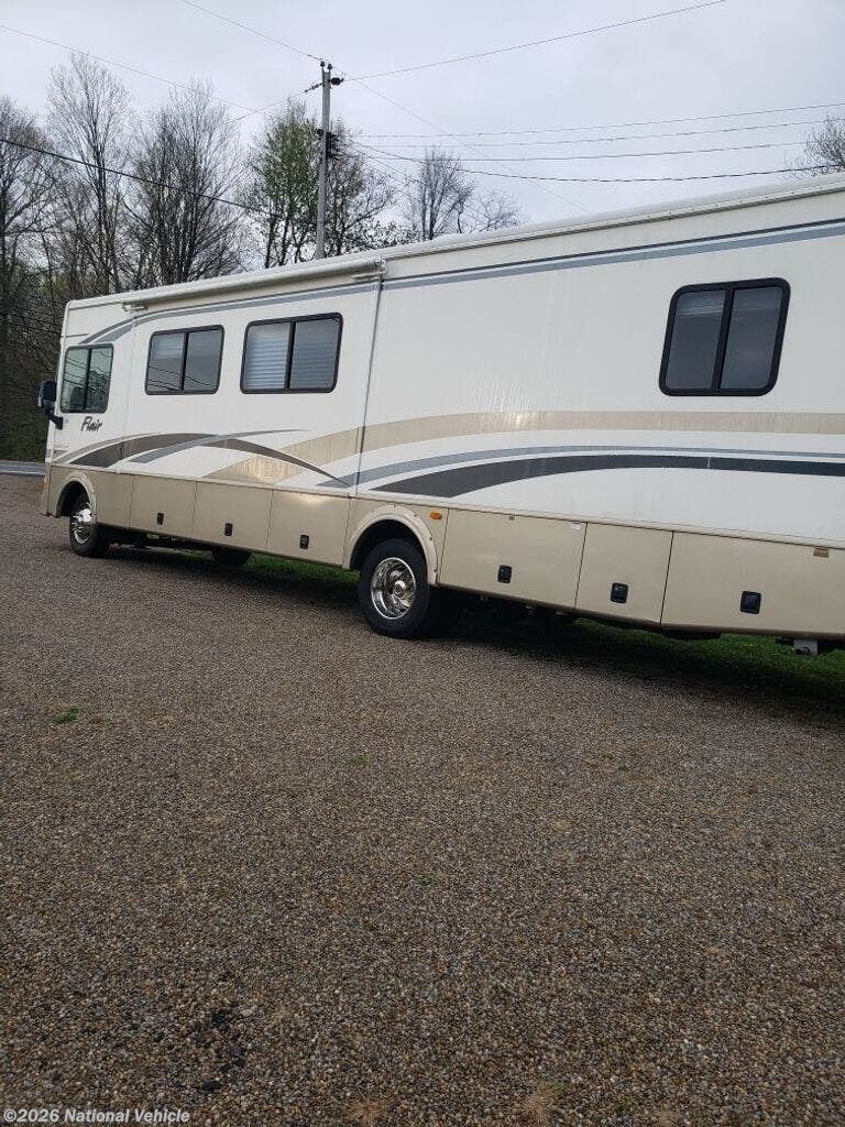 2003 Fleetwood Flair 33B - Used Class A For Sale by National Vehicle in Mount Vernon, Ohio