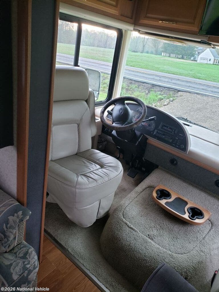 2003 Flair 33B by Fleetwood from National Vehicle in Mount Vernon, Ohio