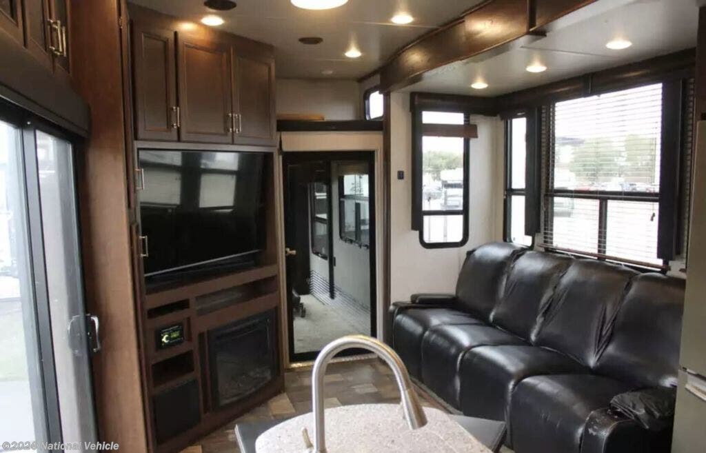 2016 Fuzion Chrome 420 by Keystone from National Vehicle in Foxboro, Massachusetts