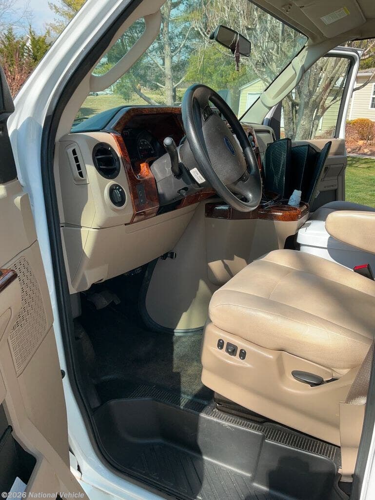 2017 Nexus Viper 25V - Used Class C For Sale by National Vehicle in Asheville, North Carolina