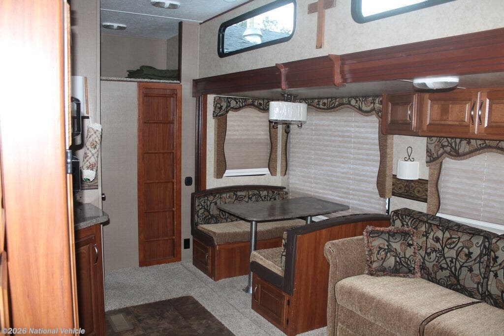 Used 2014 Keystone Cougar 326SRX available in Central Point, Oregon