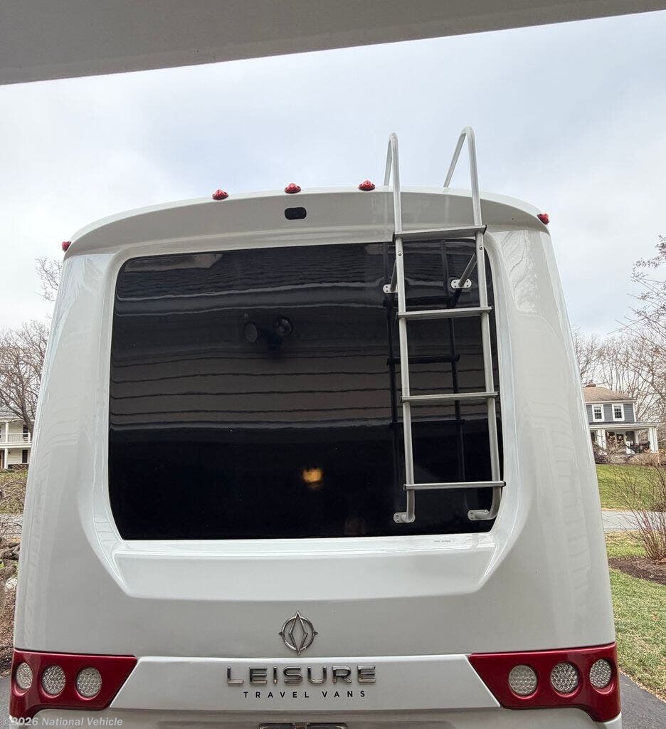 2021 Wonder W24RTB by Leisure Travel from National Vehicle in Vienna, Virginia