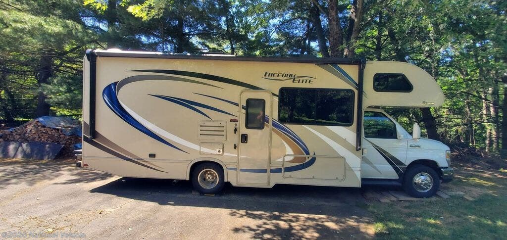 2018 Thor Motor Coach Freedom Elite 26HE - Used Class C For Sale by National Vehicle in Winchester, Virginia