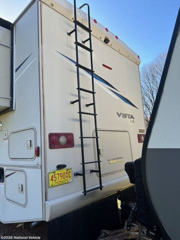 2019 Winnebago Vista LX 27N - Used Class A For Sale by National Vehicle in schofield, Wisconsin