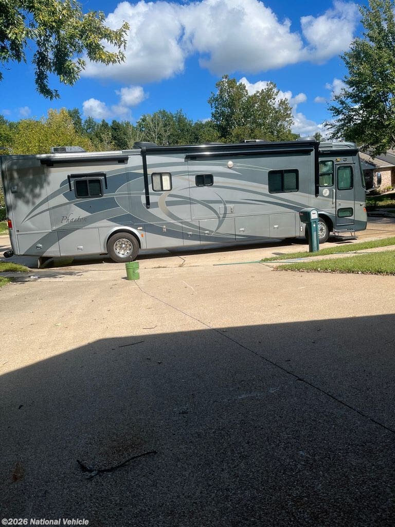 Used 2007 Tiffin Phaeton 40QDH available in Columbia, Missouri