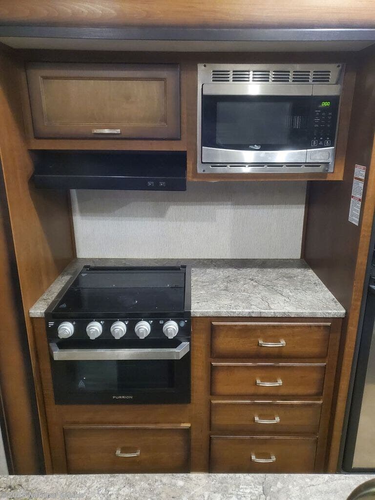 Used 2019 Heartland ElkRidge X-treme Light E293 available in Pewee Valley, Kentucky