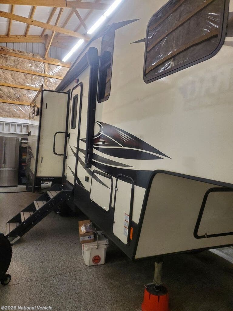 2019 Heartland ElkRidge X-treme Light E293 - Used Fifth Wheel For Sale by National Vehicle in Pewee Valley, Kentucky