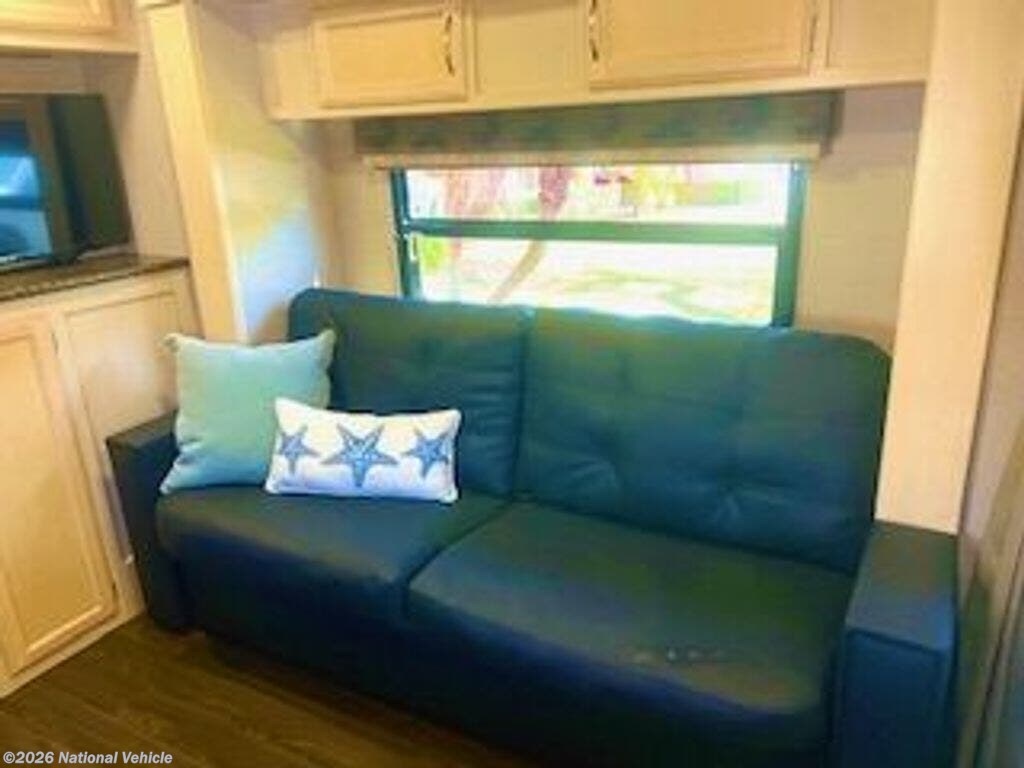 2019 Micro Minnie 2106FBS by Winnebago from National Vehicle in Ormond Beach, Florida