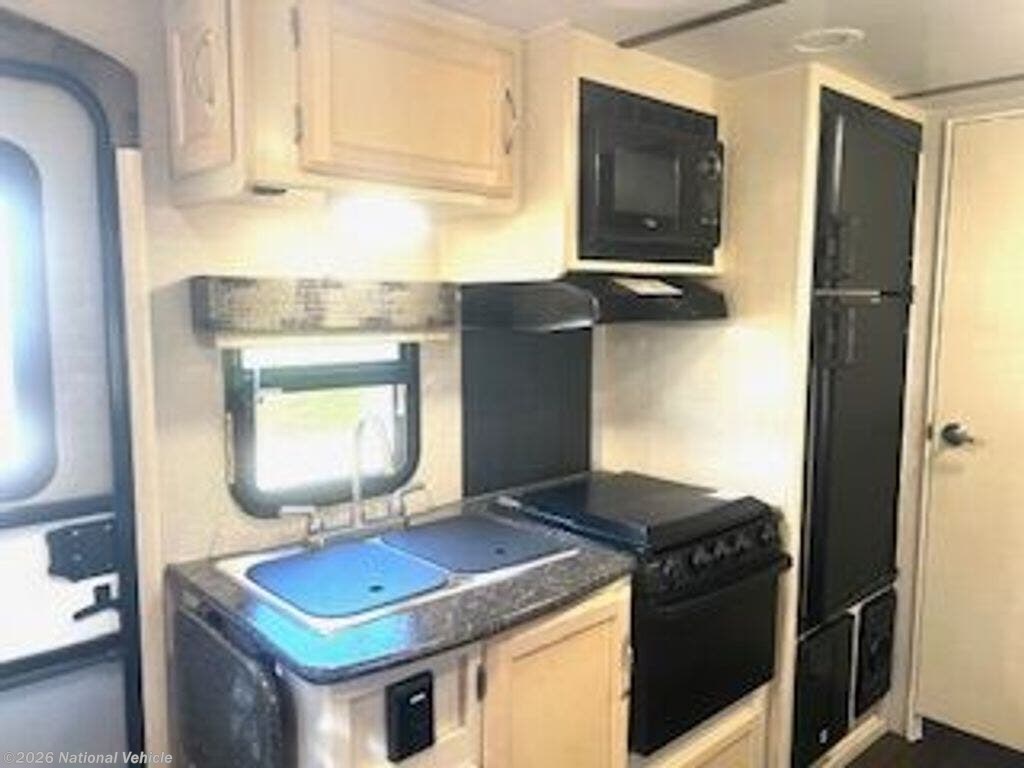 Used 2019 Winnebago Micro Minnie 2106FBS available in Ormond Beach, Florida